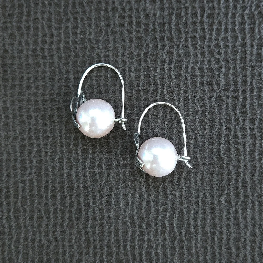 Annika Witt Pink🩷 Pearl And Leaves🍃 Earrings - Picture 5 of 16